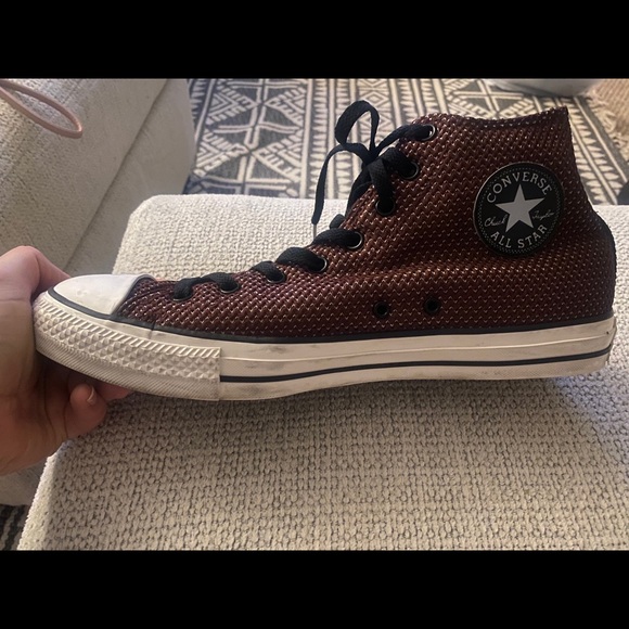 Chuck Taylor Converse - Picture 1 of 8